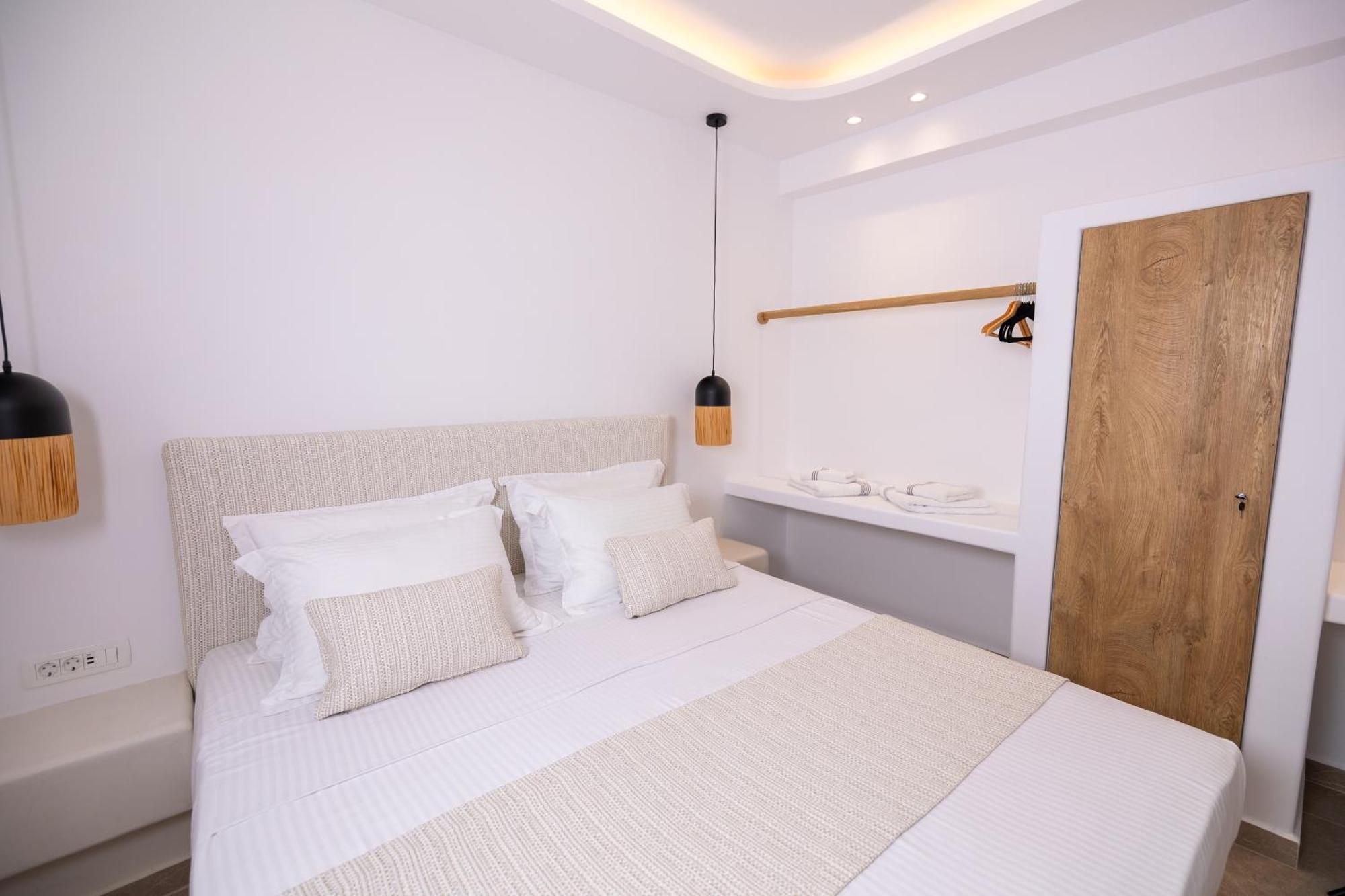 Sn Santorini Apartments Kamári Eksteriør billede